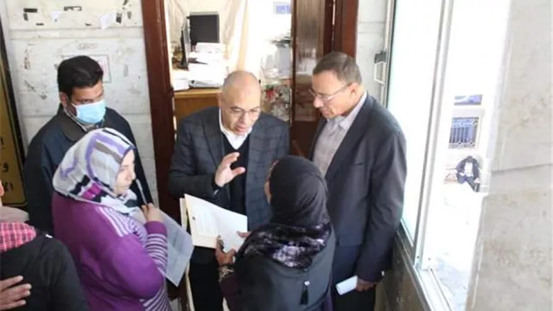 المدير التنفيذى لمستشفيات جامعة بنى سويف يتفقد العمل فى المبنى الادارى.. بالصور