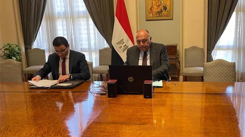 وزير الخارجية يتلقى اتصالاً من المبعوث الرئاسي الأمريكي لمواصلة التنسيق بشأن قضايا تغير المناخ