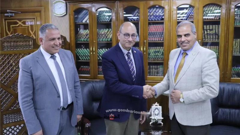 رئيس جامعة الأزهر يكرم الدكتور ياسر البطراوي ويشيد بجهودة محليا وإقليميا ودوليا