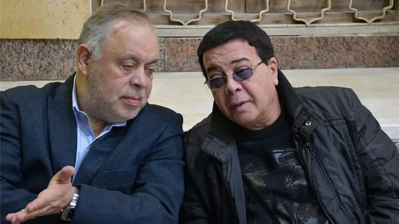 اشرف زكى واحمد ادم فى عزاء المخرج جلال الشرقاوى.. صور