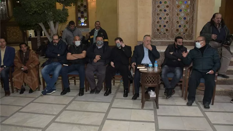 30 صورة من عزاء المخرج جلال الشرقاوى.. صور