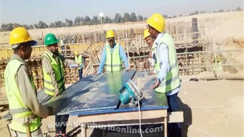محافظ سوهاج يتابع الموقف التنفيذي لأعمال البنية التحتية للمنطقة الصناعية بغرب جرجا.. صور