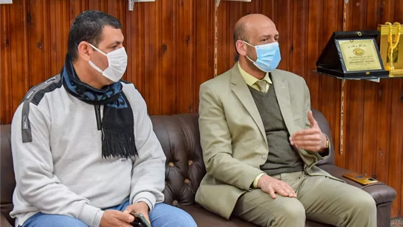 مديرالصحة يجتمع بمديري الإدارات الفنية وإدارة مستشفى كفرصقر لمناقشة تطوير الخدمة الطبية