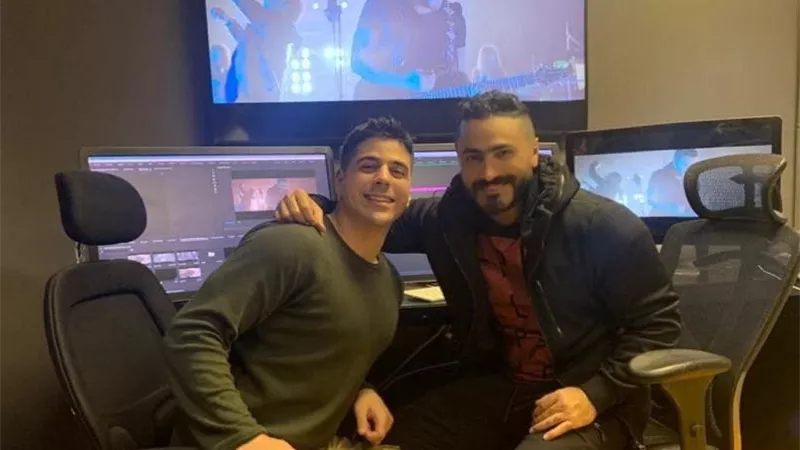 استعد يا بطل.. تامر حسني يشوق جمهوره لعمل جديد مع عمرو عاكف