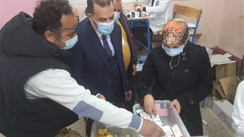وكيل الصحة بدمياط يفاجئ القوافل الطبية المجانية بالقرى