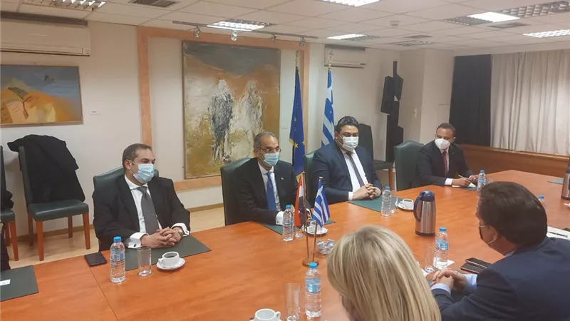 وزير الاتصالات يبحث مع نظيره اليونانى فرص الاستثمار فى مصر