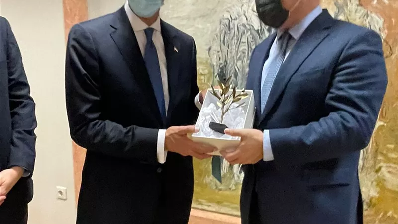 الاتصالات : إنشاء ممر بيانات عبر البحر المتوسط من مصر إلى أوروبا
