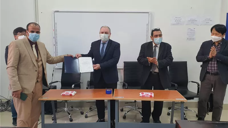 رئيس جامعة بني سويف التكنولوجية يسلم شهادات ختام التدريب الكوري لأعضاء هيئة التدريس