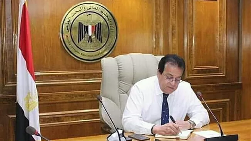 دراسات جامعة السويس تستهدف تدوير مخلفات صناعات الأسمنت والحديد والصلب وتكرير البترول