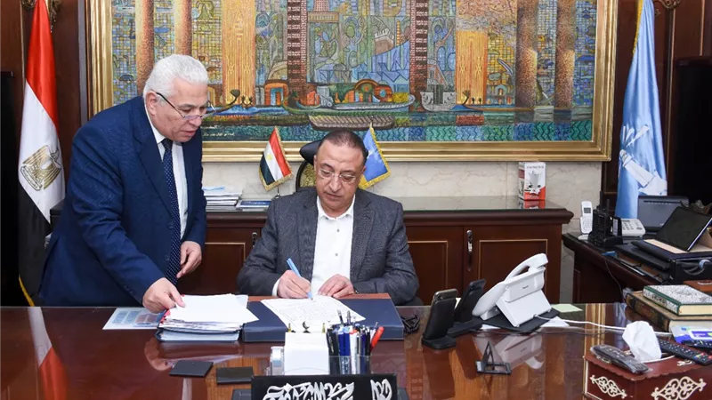 محافظ الإسكندرية يعتمد نتيجة الفصل الدراسي الاول للشهاده الاعداديه بنسبة نجاح 76.8 %