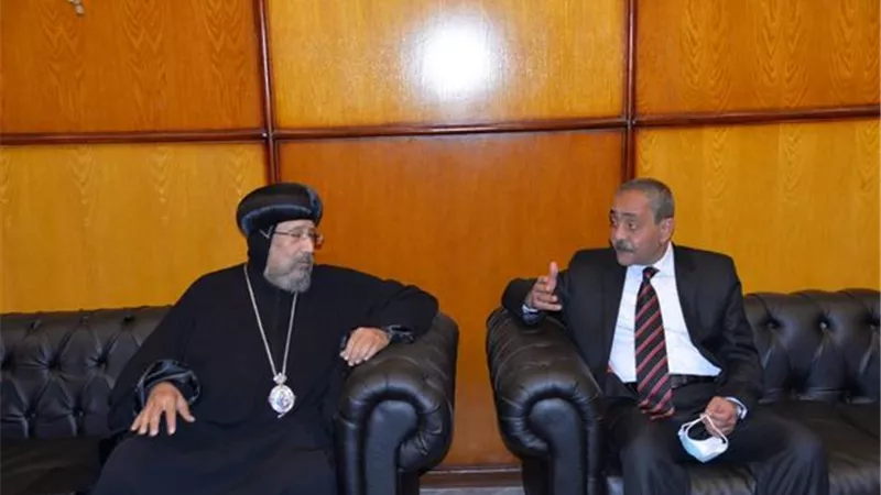 محافظ الإسماعيلية و رئيس المركز الثقافي الأرثوذكسي يشهدان الصالون الثقافي 