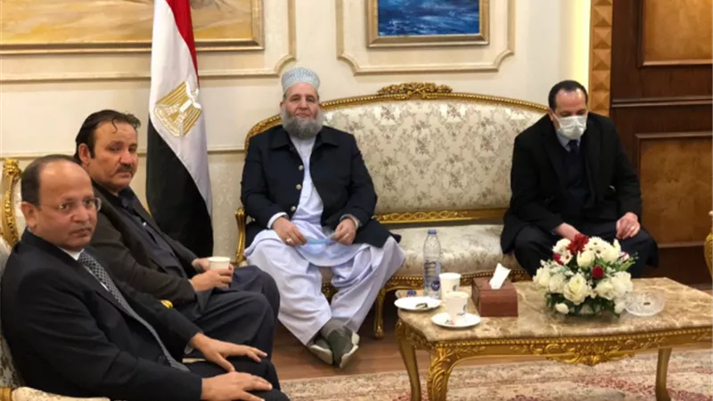 سفير باكستان بالقاهرة يستقبل وزبر باكستان الفيدرالي للشؤن الدينية