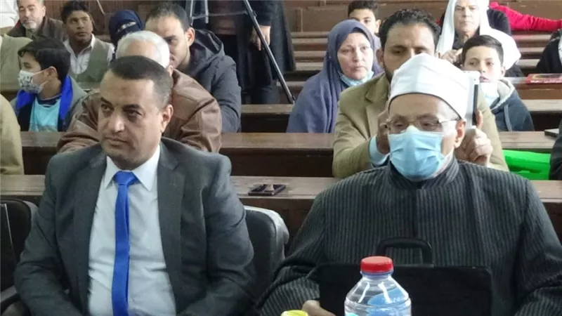 الأمين العام لمجمع البحوث الإسلامية يشيد برسالة الدكتوراة للباحث محمد كيلانى