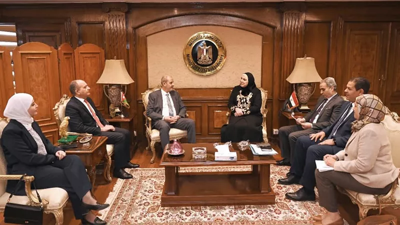 وزيرة التجارة تلتقى نظيريها الليبي والاردنى لبحث مستجدات الشأن الاقتصادي والصناعي المشترك