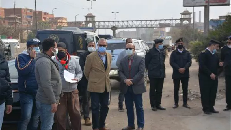 محافظ القليوبية يشهد إزالة 20 حالة تعدي ويتفقد حي غرب شبرا الخيمة