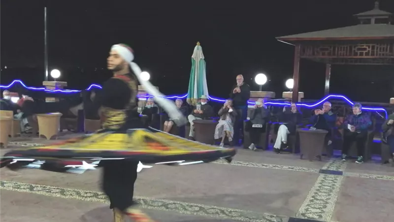 35سائحا انجليزيا يصلون بني سويف فى رحلتهم النيلية من أسوان للقاهرة..صور