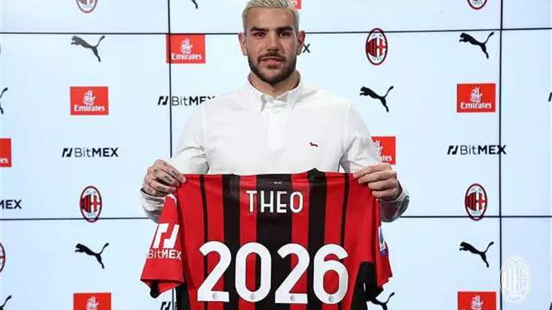 هيرنانديز مع ميلان حتى 2026