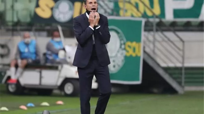 المدرب السابق لبرايتون وسندرلاند مديرا فنيا للمنتخب اليونانى