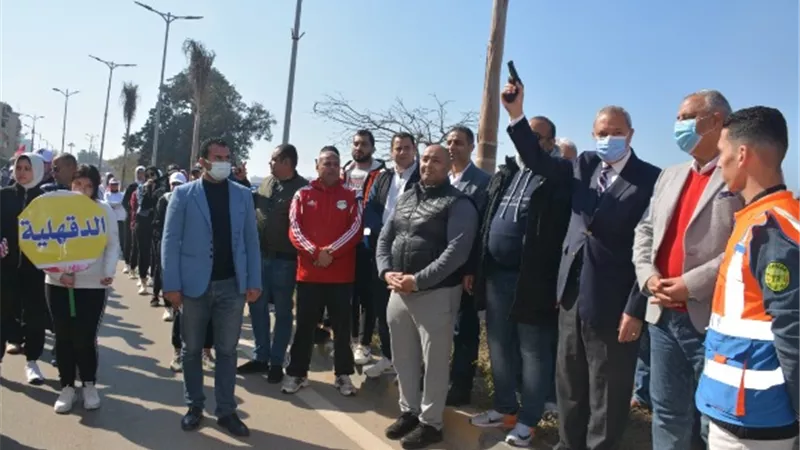 بمشاركة 7 محافظات.. الهجان يطلق إشارة البدء للمهرجان الأول للمشي للفتيات
