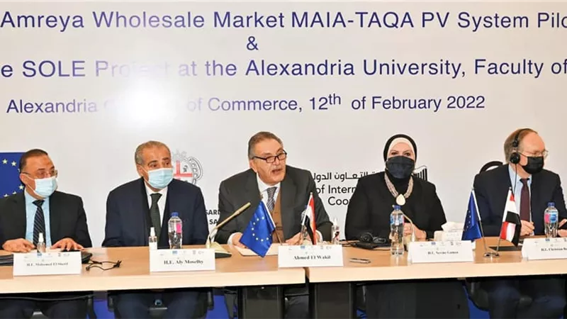 نيفين جامع: سوق الخضروات والفاكهة بالإسكندرية أول سوق يعمل بالطاقة الكهربائية النظيفة في العالم