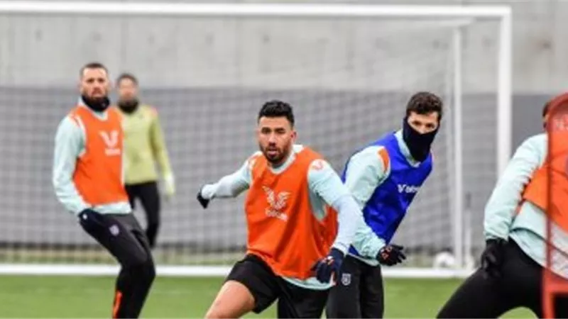 تريزيجيه يقود هجوم باشاك شهير امام غازى عنتاب فى الدورى التركى