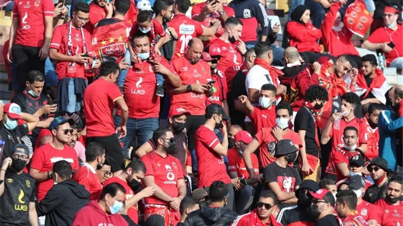 جماهير الاهلى والهلال يشعلون المدرجات قبل الكلاسيكو العربى