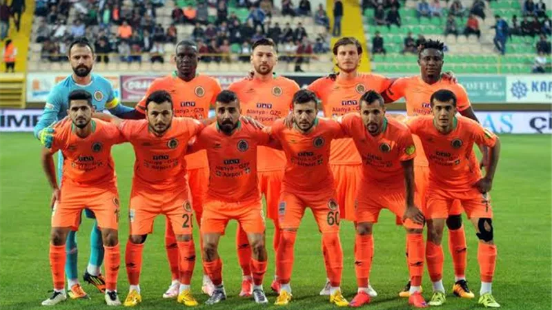 قاسم باشا ضد ألانياسبور.. مواعيد مباريات الدورى التركى اليوم 13-2-2022