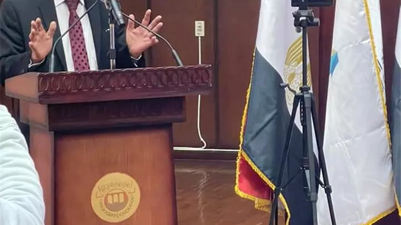 بالصور.. وزير التموين يفتتح مجمع خدمات نموذجي في أسيوط