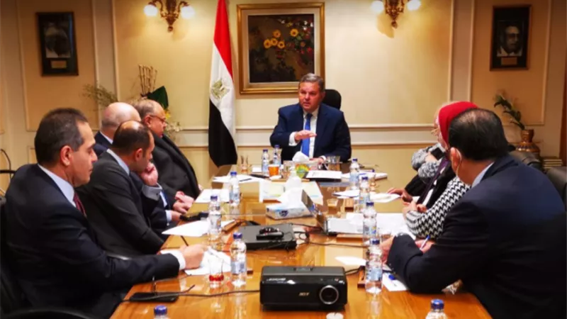 وزير قطاع الأعمال: نتطلع للريادة إقليميا في تجارة وحليج الأقطان.. وفتح أسواق جديدة