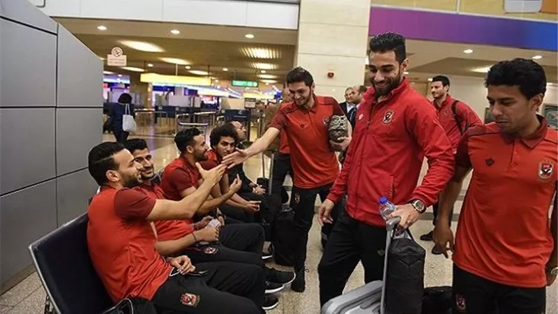 وزير الشباب والرياضة في مطار القاهرة لاستقبال بعثة الأهلي