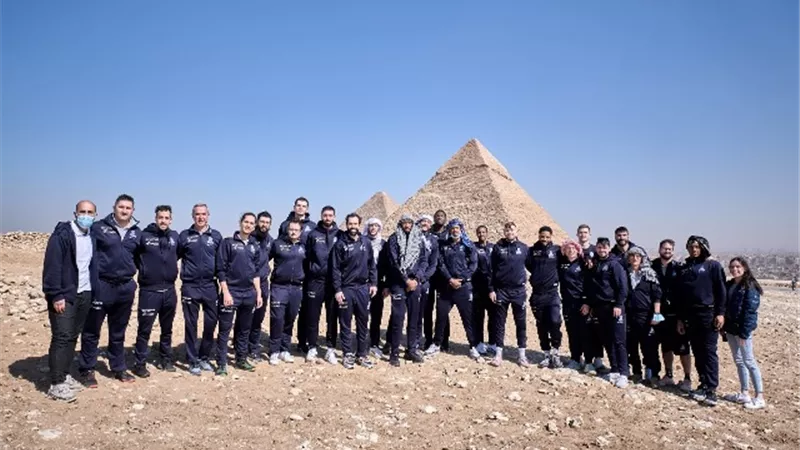 بورجوس وليكلاند سيتي يزوران الأهرامات