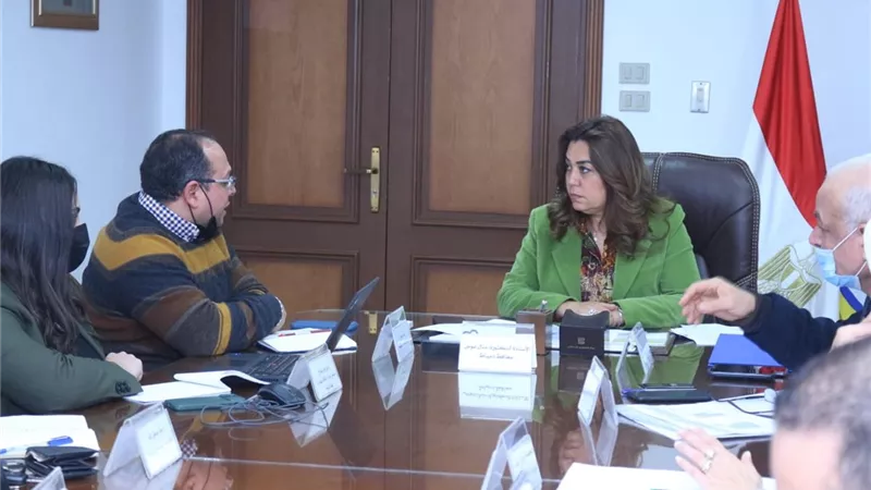 محافظ دمياط تتابع المعدلات التنفيذية لمشروعات المبادرة الرئاسية 
