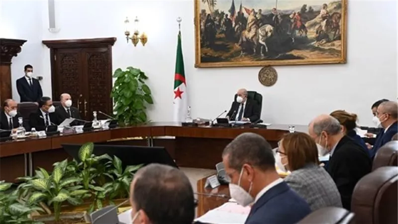 إلغاء الضرائب والرسوم على بعض المواد الغذائية والتجارة الإلكترونية في الجزائر