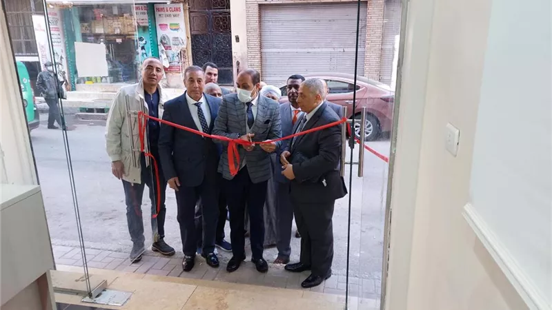 المصيلحى وألهم وعشماوى يفتتحون مكتب السجل التجارى بالأقصر