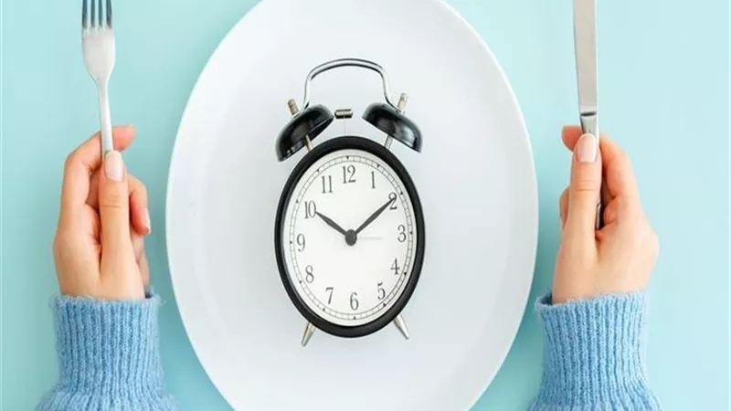 الصيام المتقطع يمكن أن يفسد صحتك العقلية