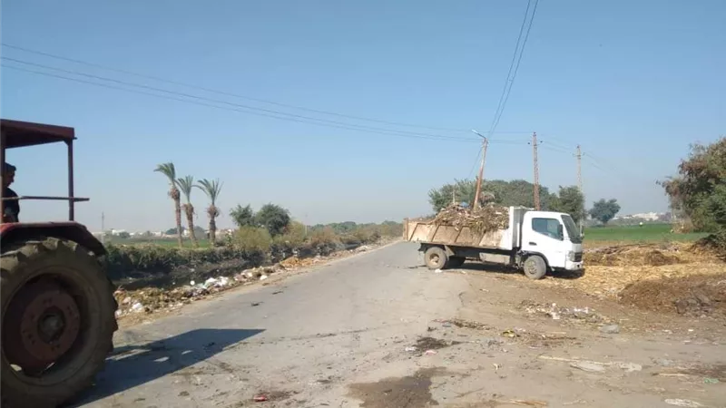 إزالة حالة بناء مخالف ورفع ٨٠ طن من المخلفات الصلبة والقمامة بالمنيا
