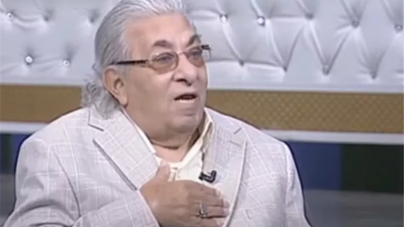 فاروق فلوكس: قمت بتأليف مسرحية 