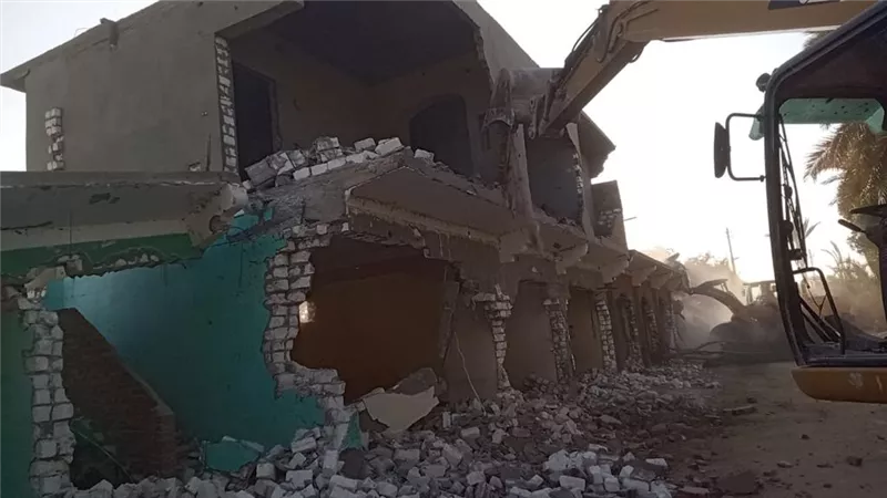 مركز المنيا يزيل 35 حالة تعدى بالبناء على أملاك الدولة
