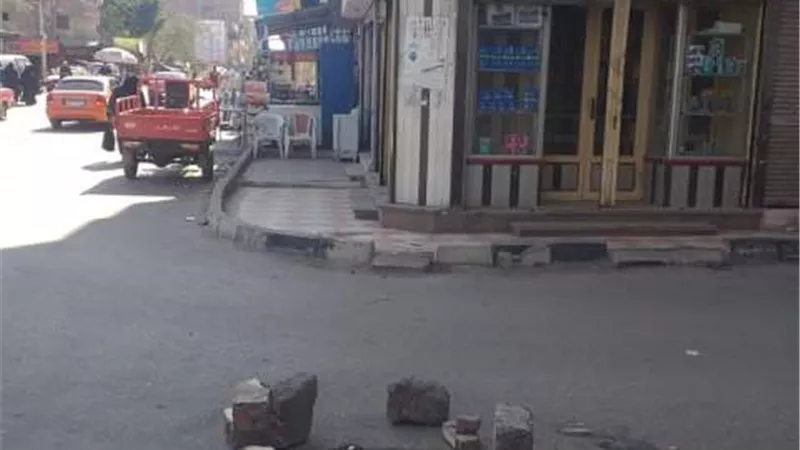 أهالي الإسماعيلية يطالبون بتغطية بلاعة صرف صحي مكشوفة..صور