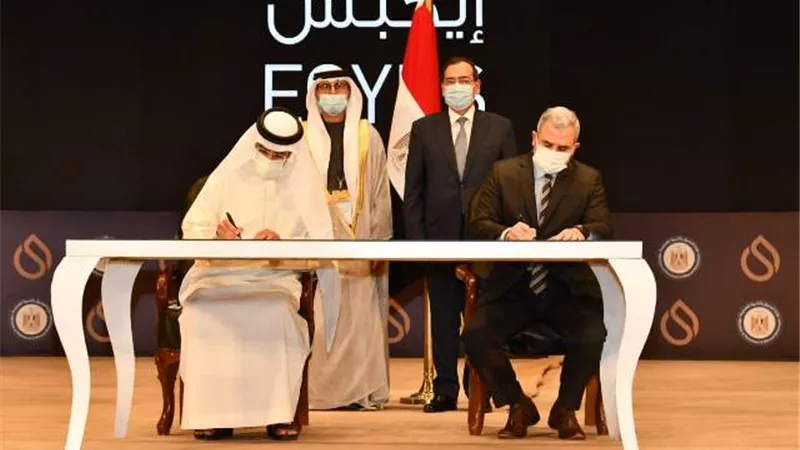 وزير البترول ونظيره الإماراتى يشهدان توقيع بروتوكول بين التعاون للبترول وإمارات مصر