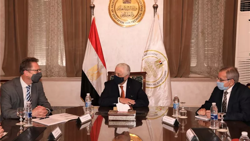 شوقي وسفير ألمانيا يبحثان توسيع التعاون لتطوير التعليم..صور