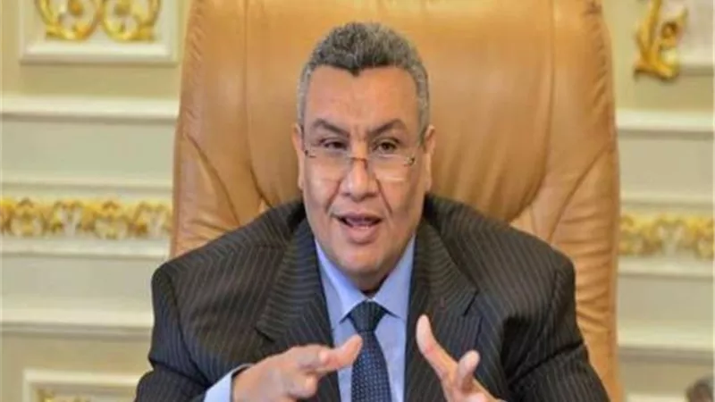 برلماني يطالب بالمساواة في معايير تعيين الأطقم الطبية