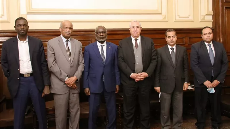 القصير يبحث مع وزير المالية السوداني التعاون في مجال التدريب وبناء القدرات