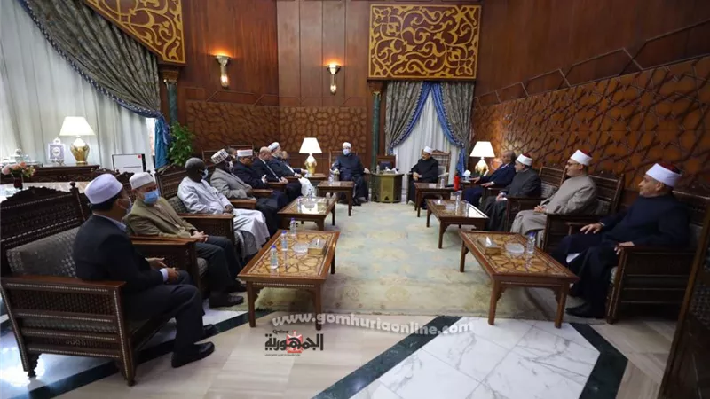 شيخ الأزهر يستقبل وفدا رفيع المستوى من وزراء أوقاف ومفتين الدول الإسلامية