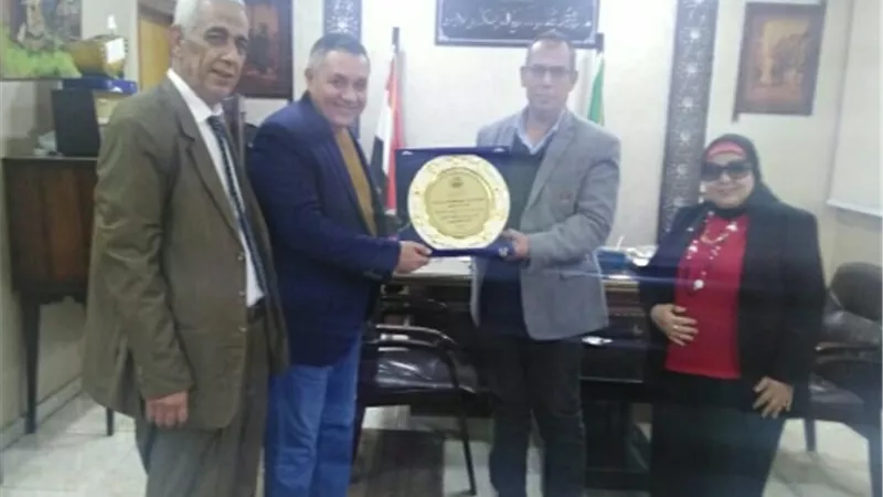 مجلس الأمناء بغرب شبرا الخيمة يكرم وكيل وزارة التربية والتعليم بالقليوبية