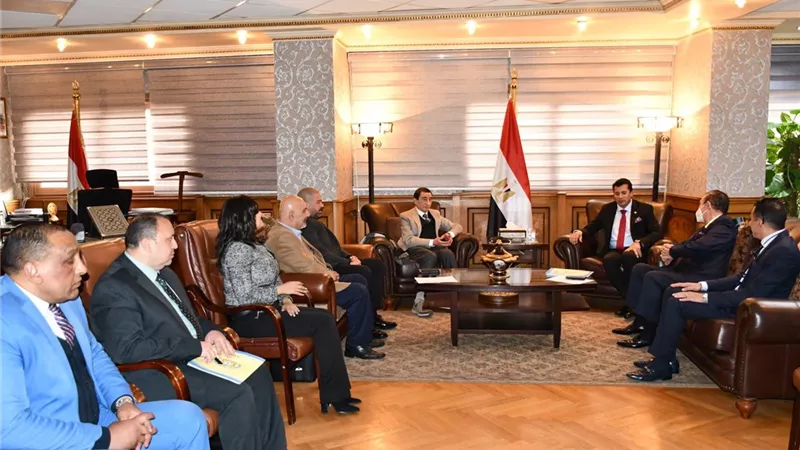 وزير الرياضة يبحث مطالب نادى الاسماعيلى مع مجلس الإدارة