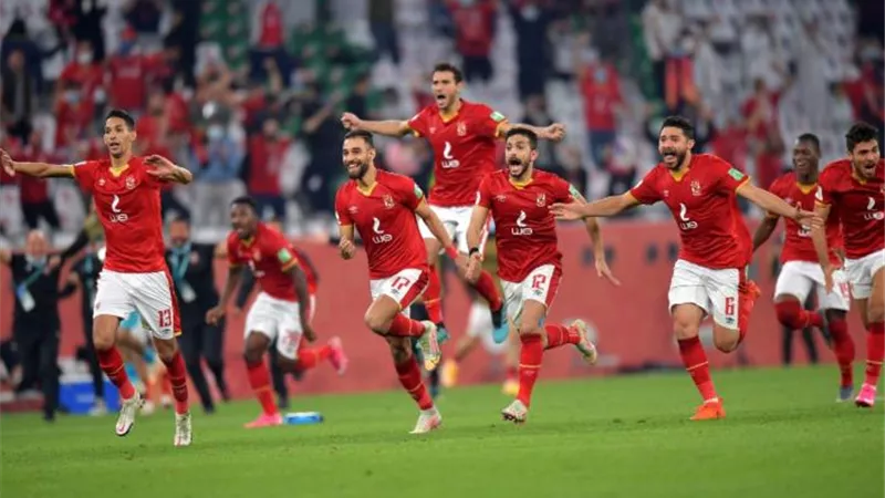قرار مهم من الاهلى بشأن نجم الدفاع الجديد .. تعرف عليه