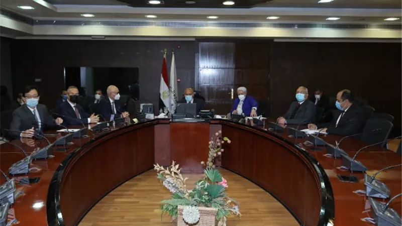 وزير النقل يبحث تفعيل مذكرة التفاهم مع شركة صينية لإدارة محطتى حاويات بـ