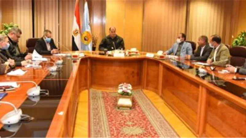 محافظ أسيوط يؤكد على متابعته المستمرة لمنظومة تقنين أراضي أملاك الدولة