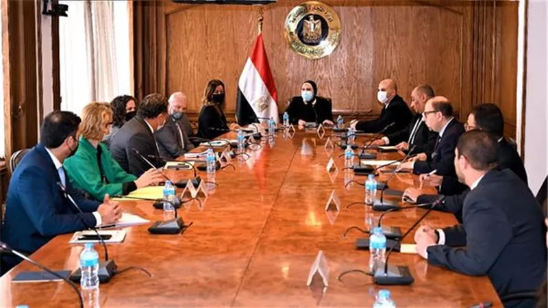 نيفين جامع: ترشيد استهلاك الطاقة وإنتاج الهيدروجين أبرز جهود الوزارة في الاقتصاد الأخضر